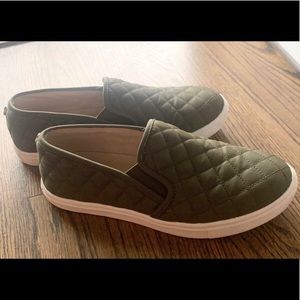 Steve Madden Slip ons